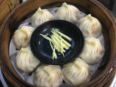 蟹黄汤包-食惠里小笼包面馆(越秀店)
