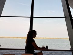 -抱抱地球咖啡馆(国家海洋博物馆店)