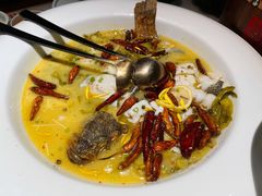 老坛酸菜鲈鱼-佬麻雀·剁椒鱼头(京基KK One店)