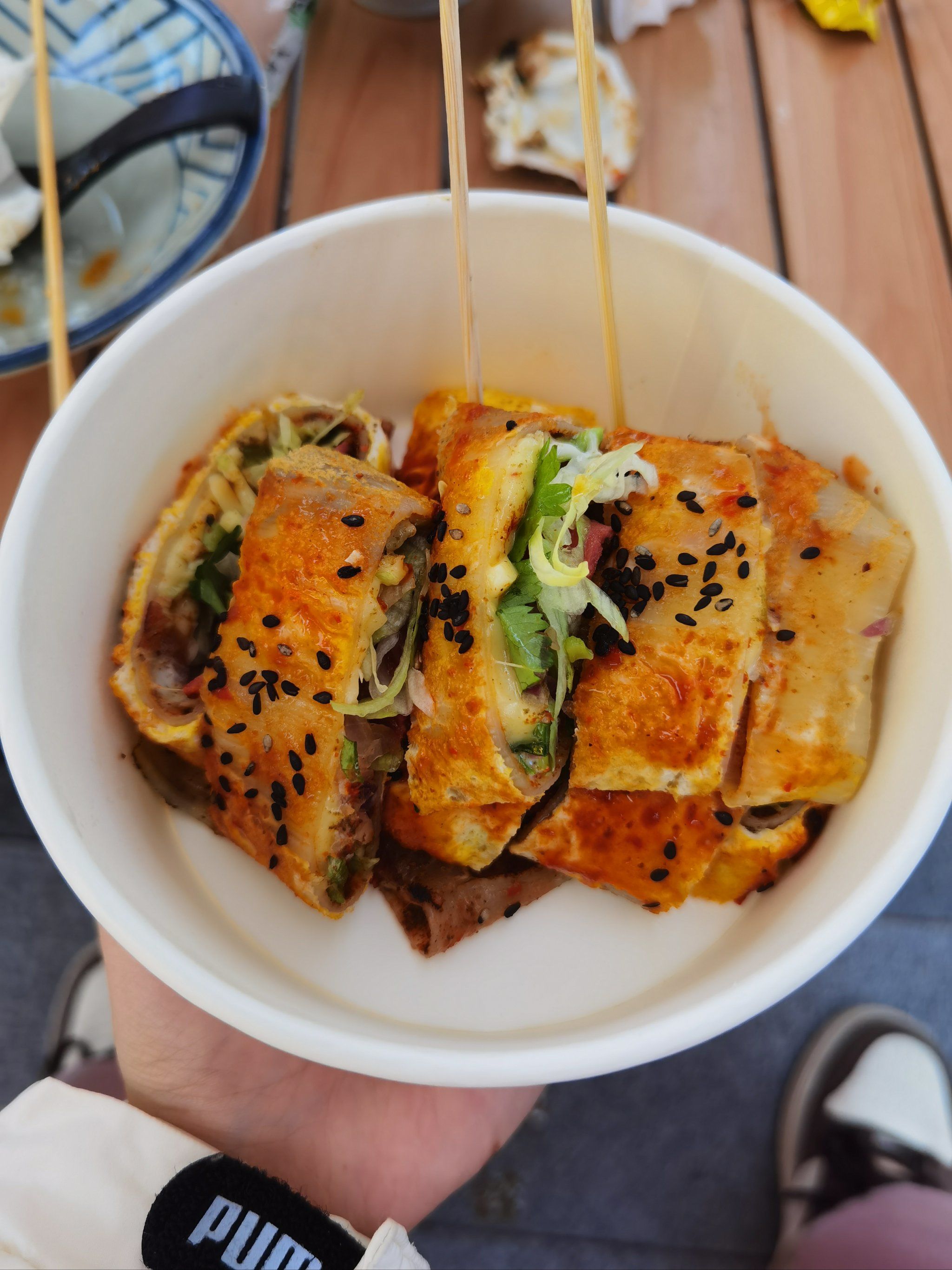 里面放了脆生菜丝,培根,还不错#烤冷面 #人人都是