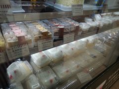 零售区-红宝石·鲜奶小方·海派西点房(莘庄龙之梦店)