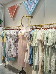 -一揽芳华汉服旗袍体验馆(拙政园店)