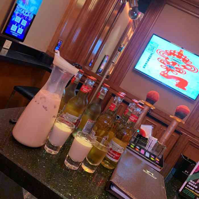 麦莎量贩ktv-"位置比较方便,就在名仕财富楼下,就近原则.