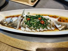 -头上红煨盐鸡·非遗院子餐厅