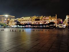-巴陵广场