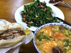 -生活本该如此北京小馆(周庄嘉园店)