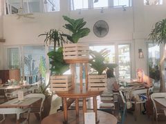 -Cha Cha's Beach Cafe