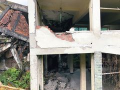 -四川汶川特大地震漩口中学遗址