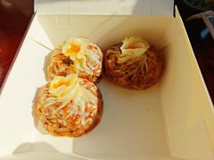 蛋黄芝士纸皮烧麦-鑫震源·苏式大虾生煎(山塘街店)