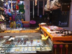 -亚龙湾亚泰商业街