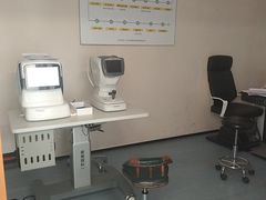 -无奔眼镜·蔡司·依视路授权店(朝阳大悦城店)