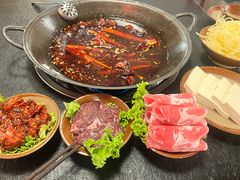 -渝井巷重庆老火锅(沈阳吉祥店)