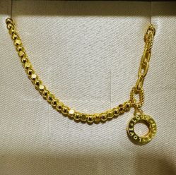 -六福珠寶(百联南方购物中心店)