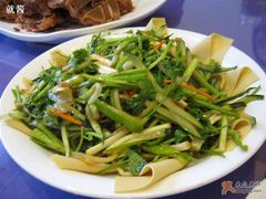 2-吴记酱骨炖菜馆(西大直街店)