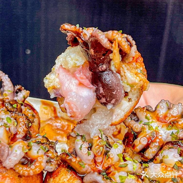 在苏州发现了整只章鱼烧🐙！！一口一个爽