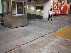 入口-百联又一城停车场