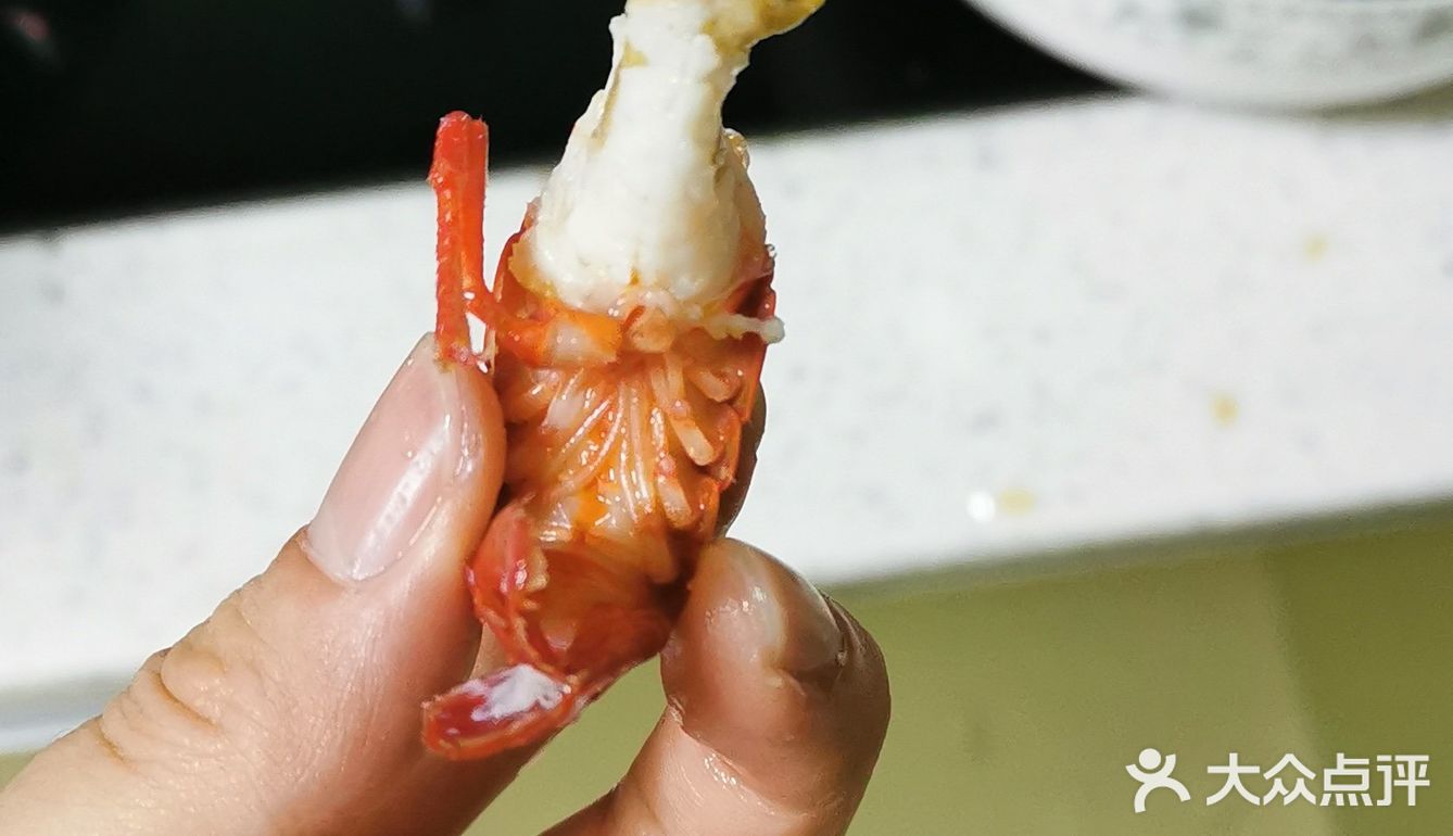 虾糕金黄，虾肉弹嫩，麻辣鲜香