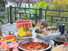 -茅草房·河畔园林火锅