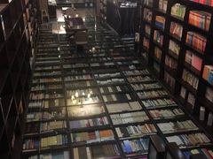 -钟书阁(松江泰晤士小镇店)