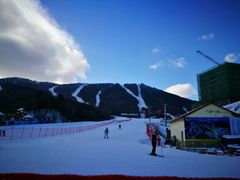 -亚布力新体委滑雪场