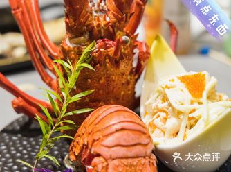 有很多宝藏店铺，比如我今天去的这家伊龍藏