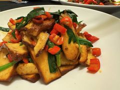 -鱼鲜饭香·招牌汽锅剁椒鱼头王