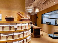 面包甜点陈列柜-七鲜超市(瑞虹天地太阳宫店)