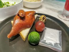 爆汁花椒脆皮乳鸽-柴门饭儿(成都太古里店)