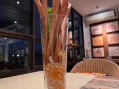 -Chom Cafe and Restaurant