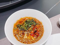 -鼎泰亨·海鲜牛肉餐厅(滨江店)