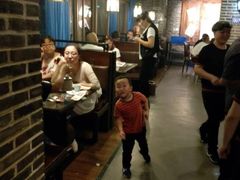 大堂-东口码头·烧鸽子·鱼头泡饼·地方菜(金鹰悦城店)