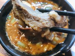 锅底里的大块牛肉-牛很鲜潮汕牛肉火锅(朝晖路店)