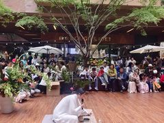 -瑞虹新天地月亮湾