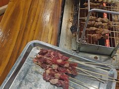 -哈尔滨小酒馆·鲜肉现穿自助烧烤(康新花园店)
