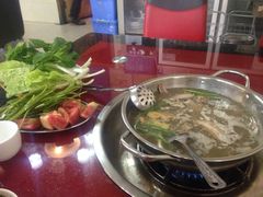 -老石黑山羊毛驴肉火锅(金凯广场店)