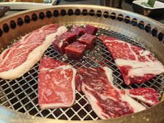 -铭牛烧肉·和牛海鲜自助(高新月牙湖店)