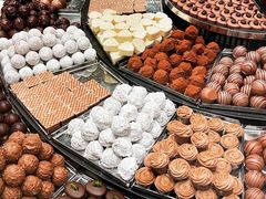 -Laderach 莱德拉(上海环贸iapm店)