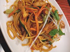 亚洲风味炒面配鸡肉-WOLFGANG PUCK KITCHEN & BAR(迪士尼小镇店)