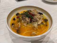 酸汤煮极品肥牛-柒园·三十年创意杭帮菜(龙湖滨江天街店)