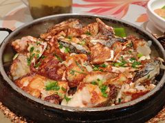 煎焗万绿湖大鱼头-年辉渔村·非遗传承餐厅(新丰江店)