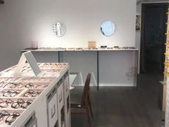 -目艮眼镜SHOWROOM(品牌集合店)