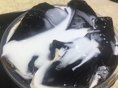 龟苓膏加椰汁-百花传统甜品店(原址店)