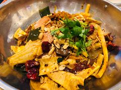 -拿渡麻辣香锅(世茂广场·工三店)