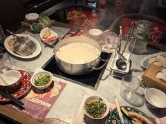 -尚尚仙·酸汤猪手·猪肚鸡火锅(华联万柳购物中心店)