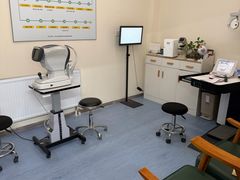 -无奔眼镜·蔡司·依视路授权店(马家堡店)