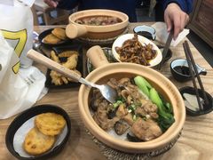 -煲仔皇腊味煲仔饭(经四万达店)