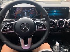 -上海星瀚奔驰4S店(红柳路店)