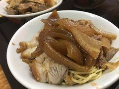-松树干拌面店