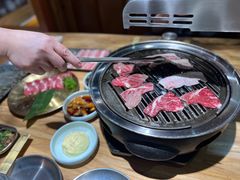 -汉城烤肉·黑金冠(华山路店)