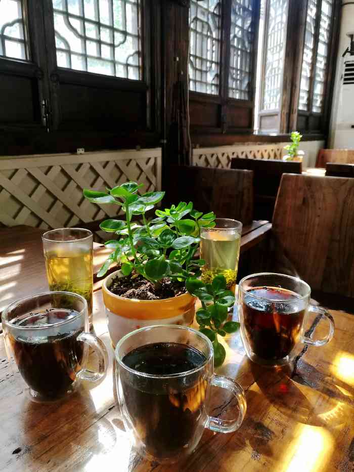 花涧堂(惠山古镇店)-"感觉很不错 百香果茶也很好喝哦 安静的地.